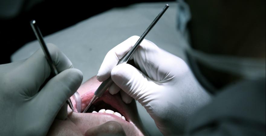 Tandpinen kureres igen gratis for socialt udsatte 